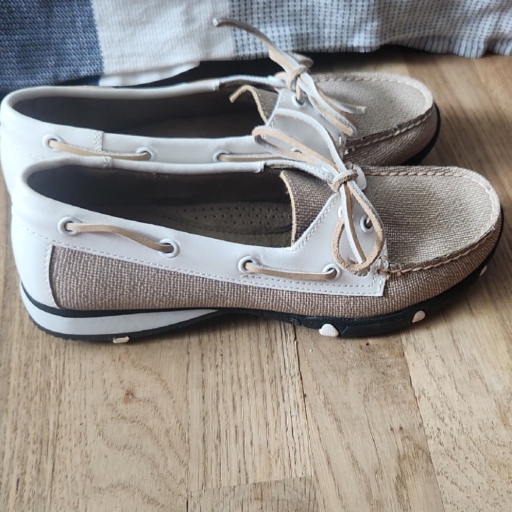 Stylish White and Tan Women's Boat Shoes
